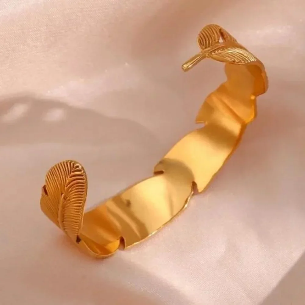 NEW 18K GOLD BANGLE CUFF LEAF BRACELET, NICE BRACELET, CUTE BRACELET - Picture 5 of 7